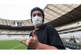 ロナウジーニョ、やばい…母のコロナ死で「アルコール中毒」状態か 画像