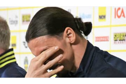 「息子に泣かれた…」 イブラヒモヴィッチ、会見で涙…愛息の話で泣いてしまう 画像