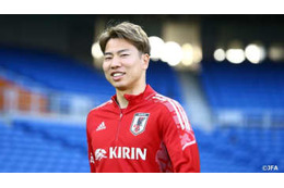 「届かんな(笑)」 日本代表FW浅野拓磨、ゴール量産のセルビアで2か月も待ったモノとは 画像