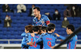 日本代表、伝統の日韓戦で3-0完勝！デビュー戦の山根視来が初ゴール 画像