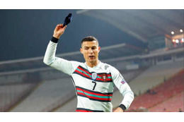 「国全体が傷つけられた」 ロナウド、怒りのキャプテンマーク投げ捨てを釈明 画像