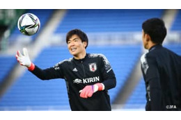 「めっちゃ飛び出す」 日本代表GK西川、柏の18歳GK佐々木雅士を誉める 画像