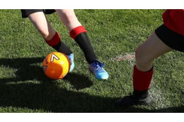 「11歳の天才サッカー選手」リベリアリーグでのプレーが話題 画像