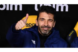 敵なのに！43歳ブッフォン、37歳パンデフといちゃいちゃする 画像