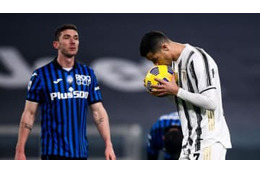 ロナウドにシャツ交換を拒否られたMF、仲間の「ドッキリプレゼント」もらう 画像