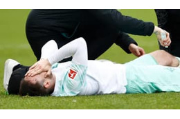 ブレーメン大迫も見た…絶対痛い「股間直撃からの壮絶シーン」がこちら 画像