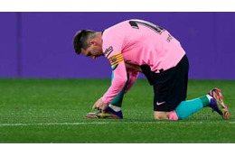 病と闘う子供たちのために！メッシ寄付の「世界記録スパイク」 1800万円で落札 画像