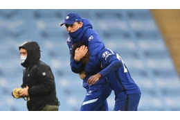 トゥヘル監督、20歳オドイにガチ説教！突き飛ばしてヘッドロック 画像