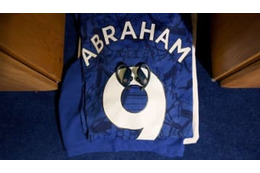 チェルシー新ユニ、なんと「シティ選手」の名前で一瞬買えた 画像