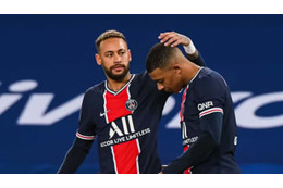 ネイマール、風呂場でやった後輩エムバペへのイタズラが雑すぎる 画像