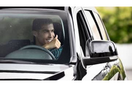 ロナウド、真夜中に高級車7台を家から運び出す 画像