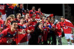 PSG連覇を阻止！リール監督 、優勝をリハビリ中の母と支える父に捧げる 画像