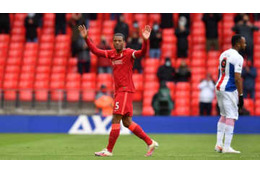 「泣きそうだ」 退団ワイナルドゥム、リヴァプールとお別れ 画像