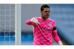 GKエデルソンの「強シュート」が痛い！ シティの控えGKが悲鳴を上げる 画像