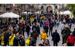 EL決勝前、遠征したユナイテッドサポが襲撃される 画像