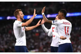 「妻同士は法廷闘争だが…」 ルーニー、EUROのイングランド代表で不在を嘆いたFWとは 画像