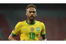 15歳に削られたネイマール、ブラジル代表戦での「大暴れシーン」がこちら 画像