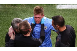 顔面骨折のデブライネ、手術成功！代表監督は「マスクなし」を予想 画像