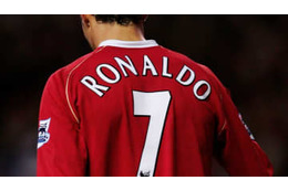 ユナイテッドサポのヌード系SEXYモデル「サンチョとロナウド、来て…」 画像