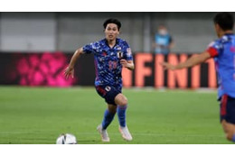 「お前、こいよ…どこに突っ立てたん」 南野拓実、室屋に突っ込まれる 画像