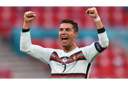 「コーラ拒否」のロナウド、ケンタッキーにかぶりつくCMが話題 画像