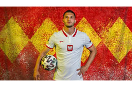 道端に老婆が倒れている→「どうする？」 ヤクブ・シフィエルチョクの選択【EURO2020はみだし選手名鑑】 画像