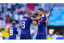 フランス代表、EURO決勝トーナメントで「3バック」に変更か　その3人とは 画像