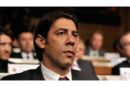 逮捕劇のベンフィカ、ルイ・コスタが会長就任も…一部ファンは「辞任要求」 画像