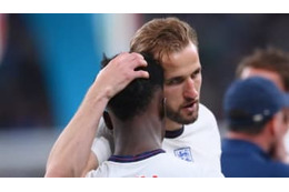 「ネットで叩くヤツはいらない」 主将ケイン、PK失敗選手への差別に怒る 画像