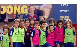 バルセロナ、ユースを「スマホ禁止＋染髪禁止」に 画像