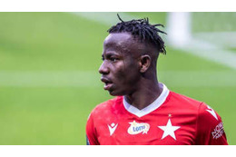 元シティの神童が“吸い付きトラップ”、ペナ内「10秒」キープからの超ゴールがすごい 画像