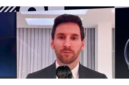 ”F○CKメッシ”ユニの男、「電気屋のテレビ2台を破壊」映像が話題 画像