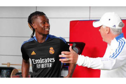 レアル加入の18歳天才カマヴィンガ、「戦争からの逃亡が自分を強くした」 画像