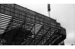 工事中のスタジアムが崩壊、作業員8名が巻き込まれる…衝撃の映像が話題に 画像