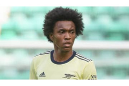 熱狂ファン、頭に「ウィリアンの顔」を剃る 画像