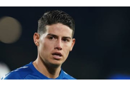 どういう感情なの…カタール移籍のハメス、メガネ姿が話題に 画像