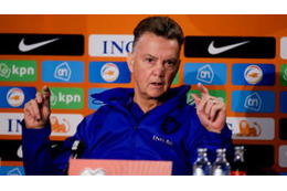 「バルセロナは悪くなると外国人のせいにする」クビ経験者ファンハールが指摘 画像