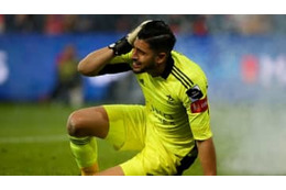 相手サポの爆竹でGKに永久的な聴覚障害か… ベルギーリーグで訴訟沙汰に 画像