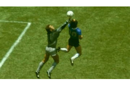 ナポリU-16の「ディエゴ」、”神の手ゴール”を叩き込む 画像