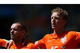 カイトとスナイデル、違法サイトの常連か　警察が聴取 画像