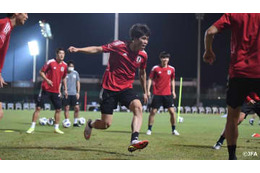 冨安も参戦！日本代表選手の「止めて蹴るトラップテク」がこちら 画像