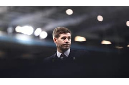 ジェラード監督 「バカな質問やめろ発言」をイジられてしまう 画像