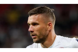 36歳ポドルスキ、いまのシュート力はこんな感じ 画像