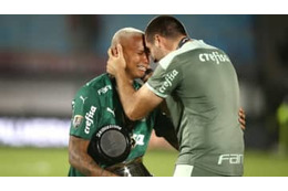 南米王者はパウメイラス！英雄FWがやった「笑撃の時間稼ぎ」がすごい 画像