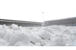 大雪でトッテナム戦延期…31時間旅した悲劇のファンをケインが救う 画像