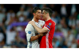 レヴァンドフスキ、最終戦でロナウドに並ぶ記録樹立！終了3分前に劇的ゴール 画像