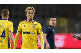 鈴木優磨の祝福が“手荒い”！原大智とのアベックゴールがこちら（動画あり） 画像