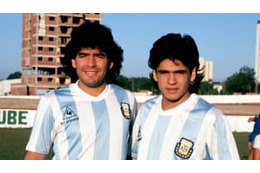 Jリーグでもプレーしたマラドーナ弟ウーゴ氏、52歳で死去 画像