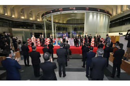 コロナ警戒下で東証大発会 画像