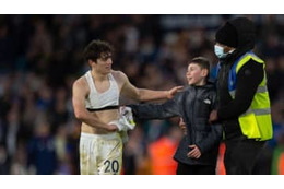 リーズ、「親の許しでピッチに乱入する子供」対策を強化 画像